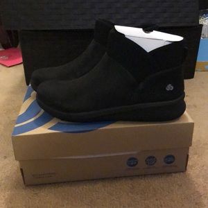 Clark’s Cloudstepper booties